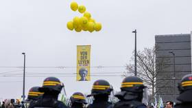 EU free trade pact on hold as farmers revolt