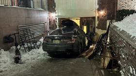 Driver ‘intentionally’ rams car into synagogue in New York (VIDEO)