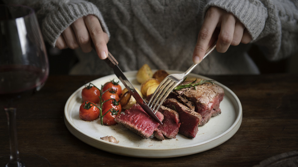 rt.com - RT - France declares war on meat