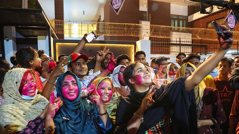 New Bangladesh leader vows to protect minorities