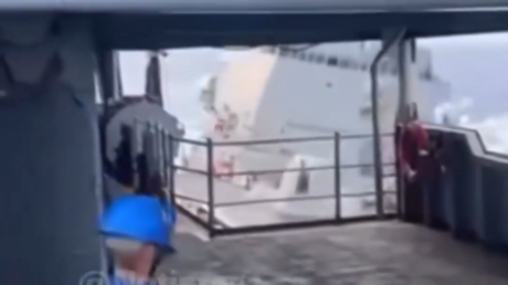 US warship collides with refueling vessel (VIDEOS)