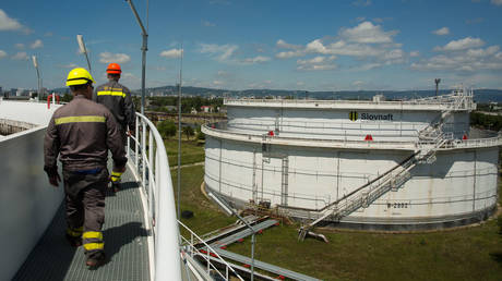 Ukrainian disruption of Russian oil pipeline triggers emergency in EU state