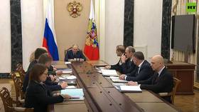 LATEST: Putin holds meeting with ministers on economy