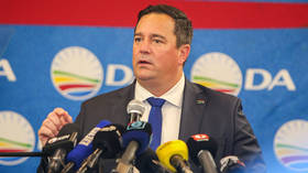 Leader of major South African party to step down