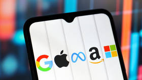 Big Tech stocks plummet on record AI spending