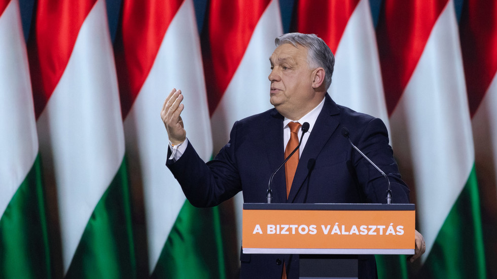 Hungary urges EU to lift Russian oil ban