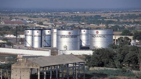 India says it doesn&rsquo;t need US permission to buy Russian oil