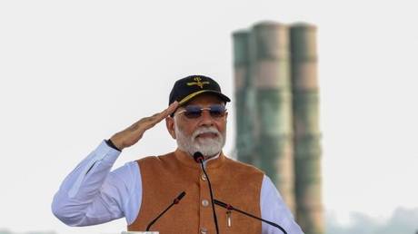 India approves purchase of Russian S‑400 among new defense orders worth $25bn