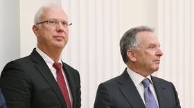 Russian and US envoys discuss Iran oil crisis