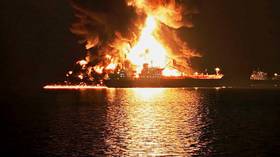 Trump lifts Russian oil sanctions, tells tankers to defy Iran (PHOTOS, VIDEOS)