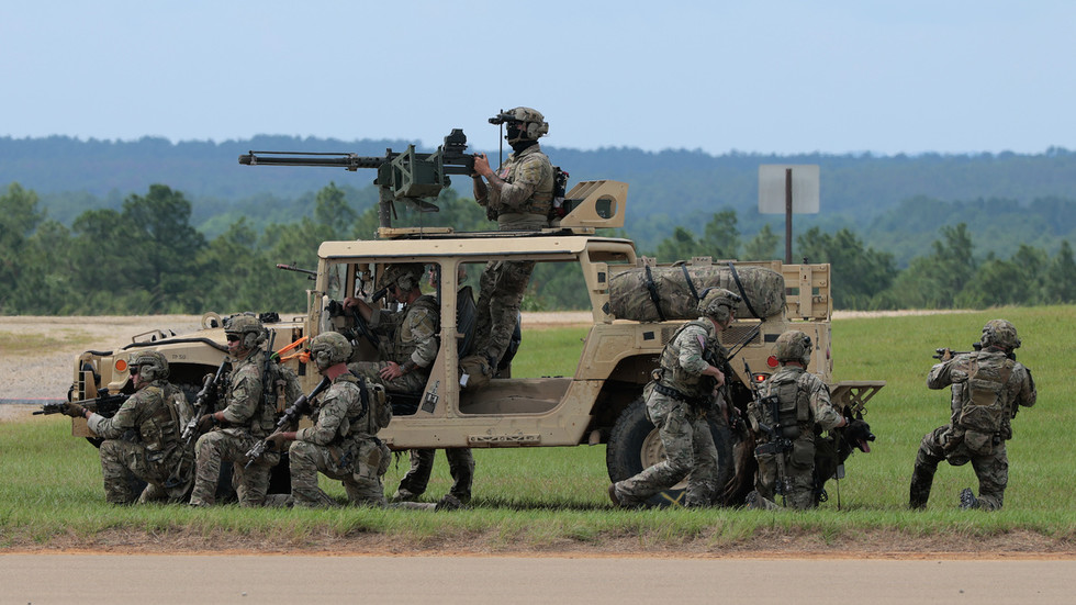 US Army veteran charged with disclosing classified data to journalist