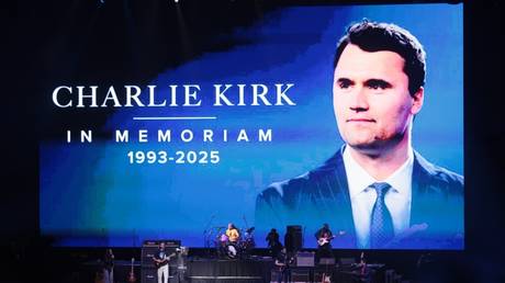 Riesgo de 'envenenar al jurado' en caso Charlie Kirk, advierte exabogado