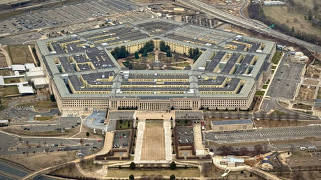 Pentagon taps US carmakers for weapons production – WSJ