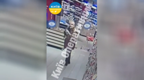 Gunman opens fire and seizes supermarket in Kiev (VIDEOS)