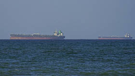 Iran threatens to strike ships approaching Hormuz (PHOTOS, VIDEOS)