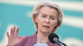 Von der Leyen under fire over ‘double standards’ (PHOTOS/VIDEO)