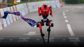 Chinese robot smashes human world half-marathon record (VIDEO)