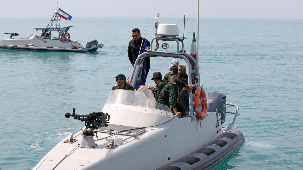 Tehran denies US claim about sinking Iranian boats