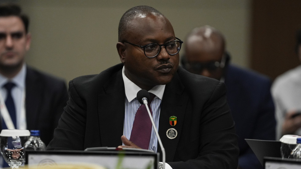 African state accuses US of tying health deal to minerals access