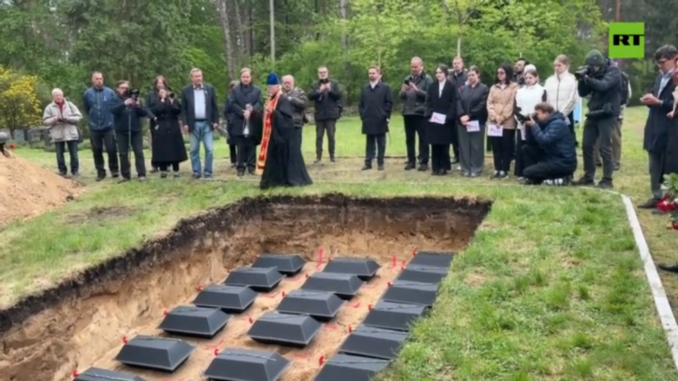 Remains of 80 Soviet soldiers reburied in Germany (VIDEO)