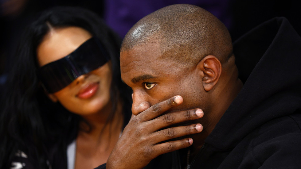 Dutch lawmakers call for Kanye West entry ban