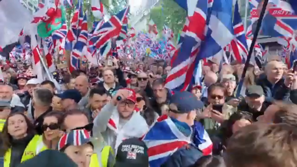 Massive crowds gather in London for anti-immigration march (VIDEOS)