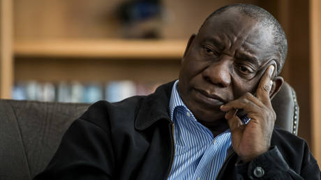 South African president refuses to resign over cash scandal