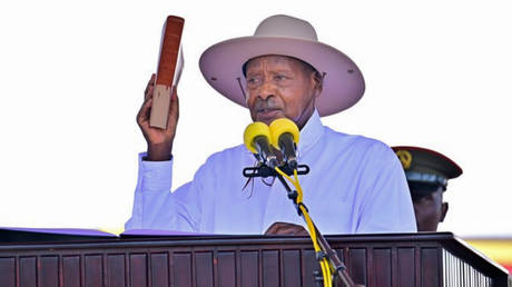 Ugandan president vows ‘no more sleep’ as he’s sworn in for seventh term (VIDEO)