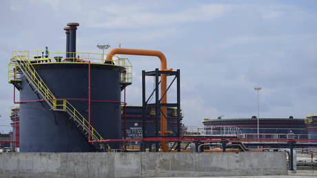 Nigeria gripped by legal battle over fuel imports