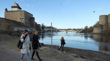 Baltic state warns boaters near Russian border