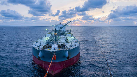 Why the West is Losing Control of the Russian Oil Price Cap