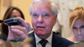 US senator calls on Trump to flood Iran with weapons