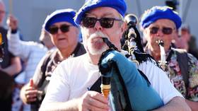 People participate in a pro-independence rally in Edinburgh as First Minister John Swinney seeks MSPs backing for a new referendum.