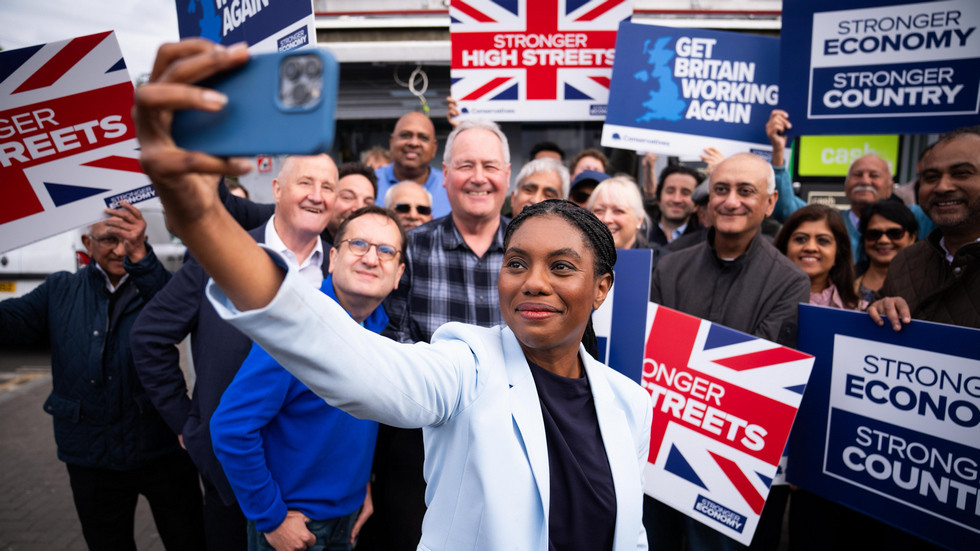 Tory leader warns of ‘civil war’ in UK — RT World News