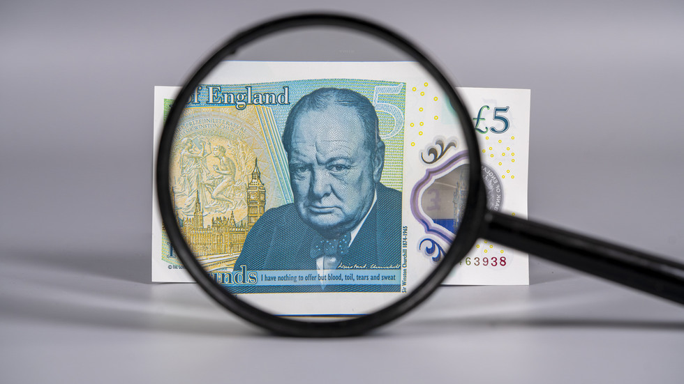 Churchill dropped from UK banknotes over ‘elitist’ image – Telegraph — RT World News