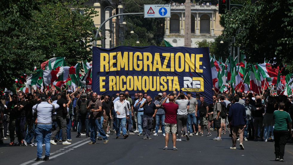 Anti-migration rallies sweep Rome (VIDEO)