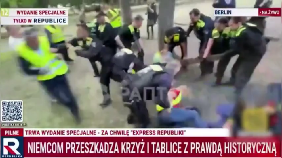 Berlin police break up tribute to Polish victims of Nazism (VIDEO)