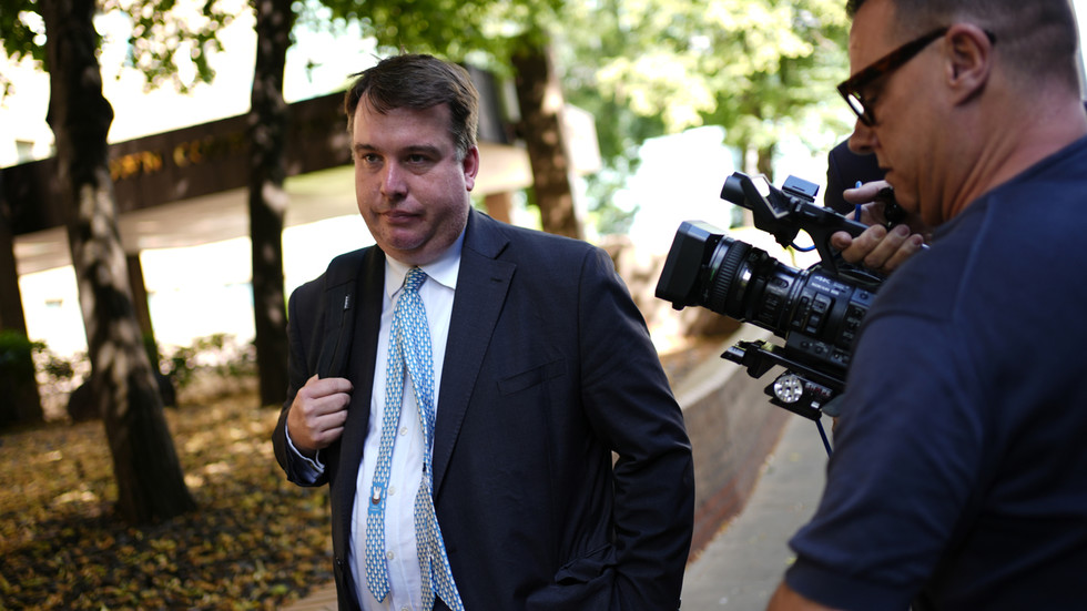 Ex-UK prime ministerial aide admits illegal election betting — RT World News