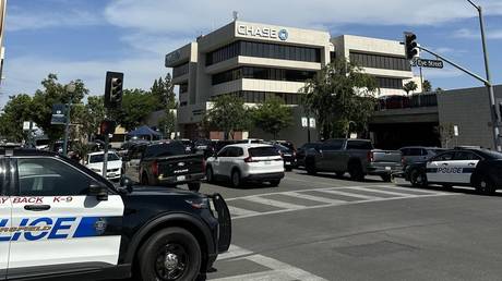 Man with ‘bomb’ takes hostages at California bank