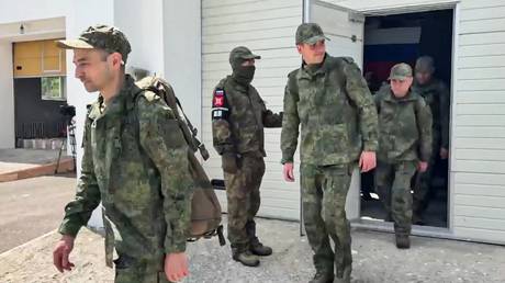 Russia and Ukraine exchange 185 POWs &ndash; MOD (VIDEO)