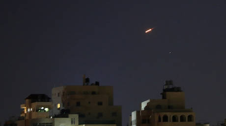 Iran fires missiles at Israel (VIDEOS)