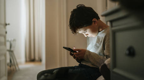 Canada proposes social media ban for children unde