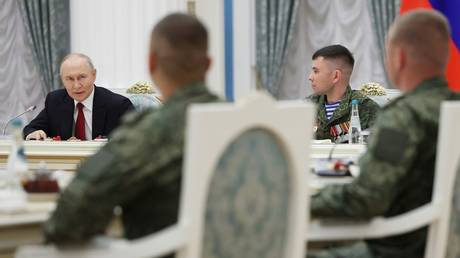 Russia fighting solo against entire West &ndash; Putin