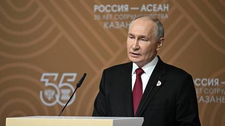 Putin calls for national currency settlements at Asian leaders&rsquo; summit
