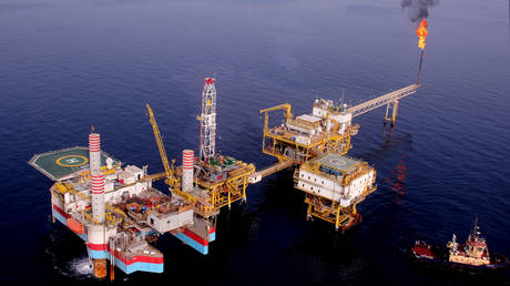 US lifts sanctions on Iranian oil