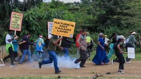 Ex-Kenyan chief justice arrested at protest (VIDEO)