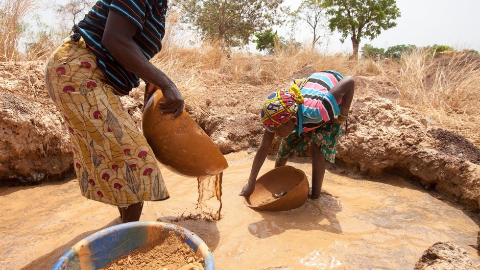 rt.com - RT - Mali creates gold trade body to tighten control over artisanal mining