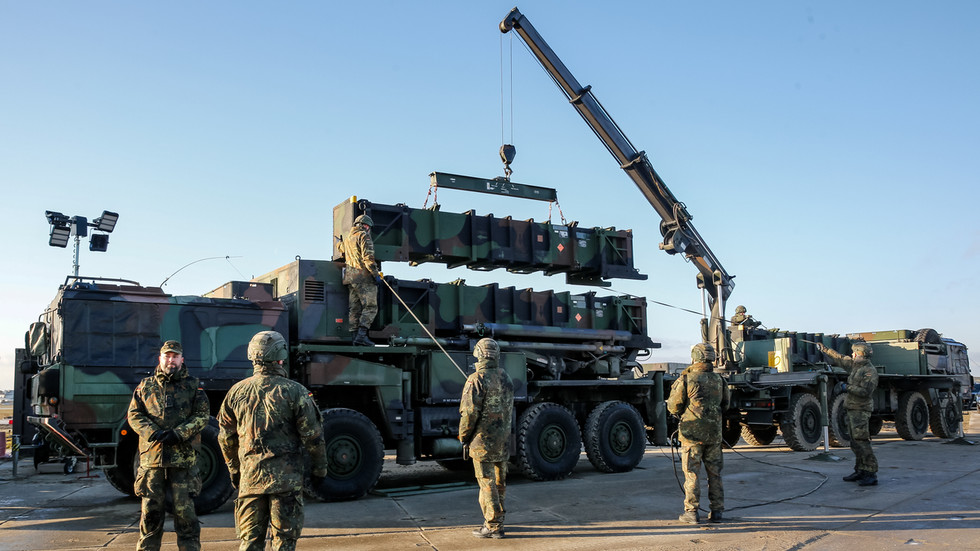 Poland hunting for whistleblowers who exposed secret arms deliveries to Ukraine