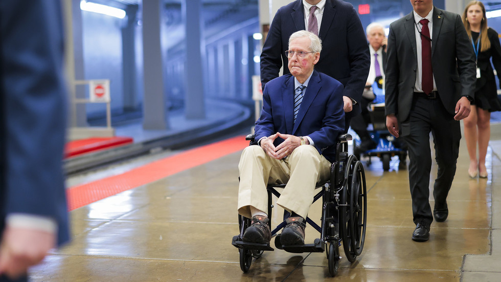 Prominent US senator vanishes from spotlight before midterms