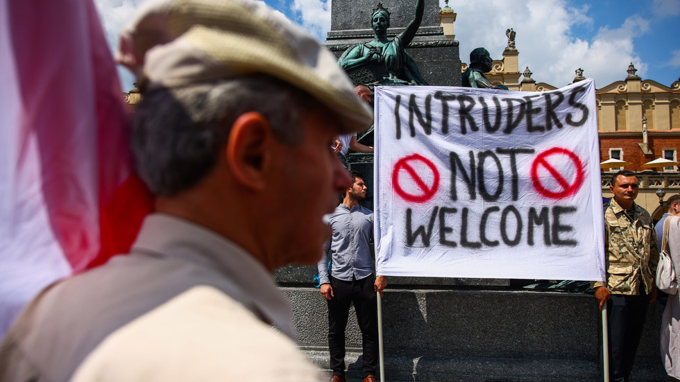 Anti-Ukrainian attacks surge in Poland